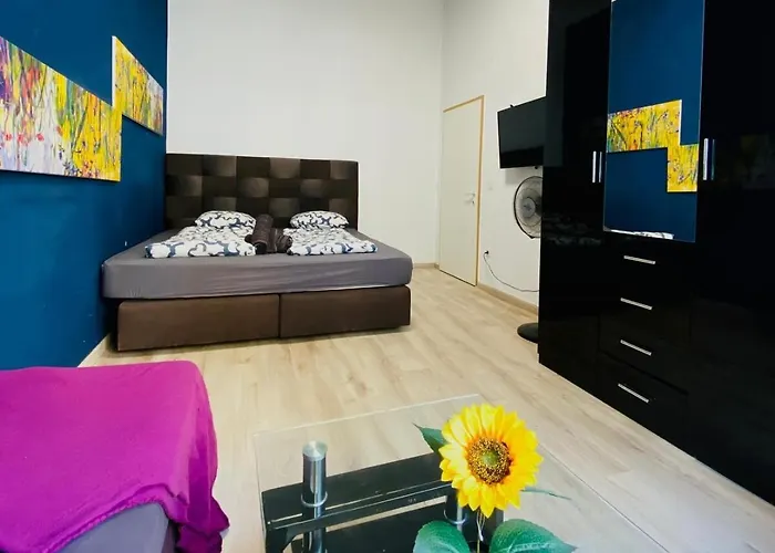 Elegant 1-bedroom Near Danube River Wien