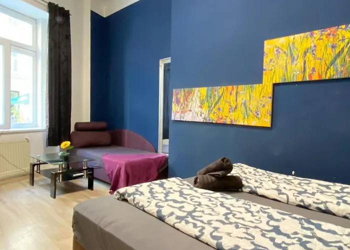 Apartment Elegant 1-bedroom Near Danube River