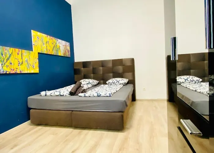 Elegant 1-bedroom Near Danube River