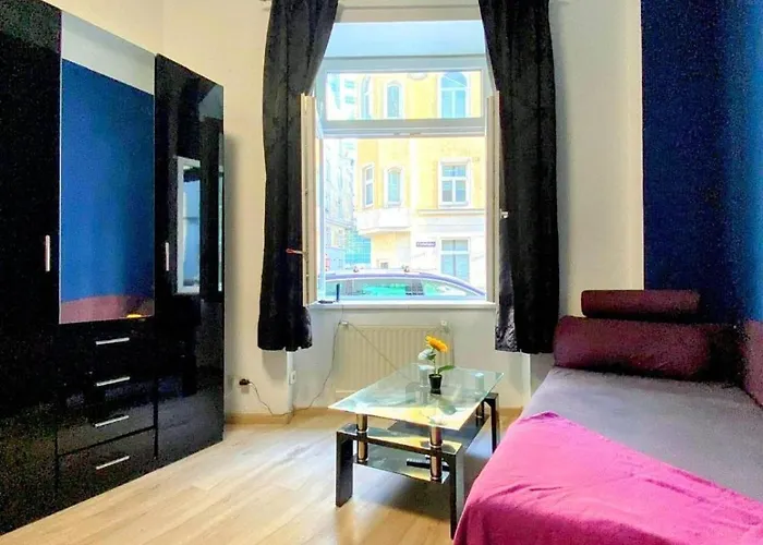 Elegant 1-bedroom Near Danube River