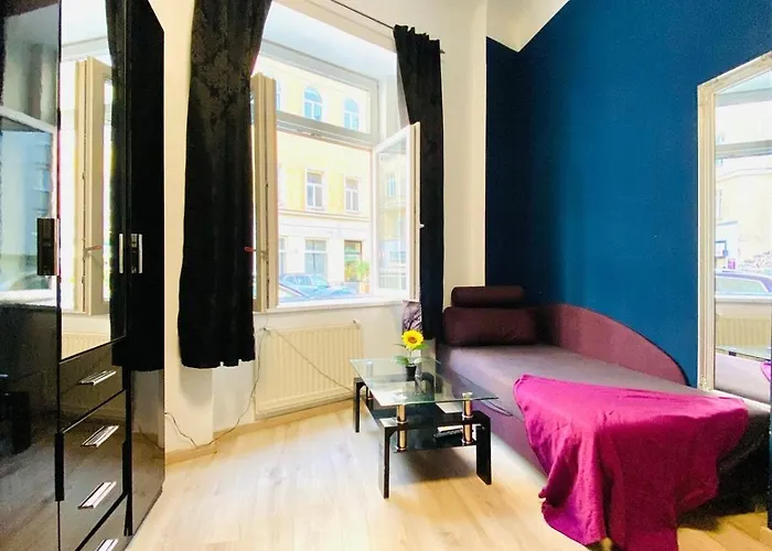 Elegant 1-bedroom Near Danube River *