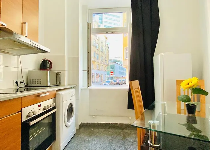Elegant 1-bedroom Near Danube River Apartment *